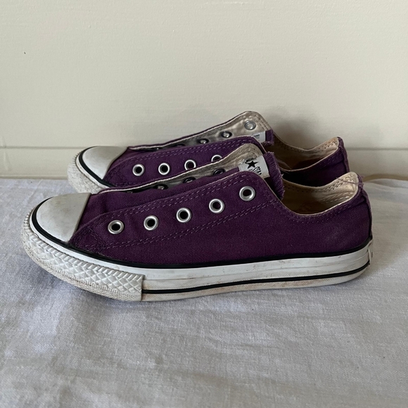 Converse All Stars Chuck Taylor Low Tops Youth Sz 2 Purple Unisex - Picture 3 of 8